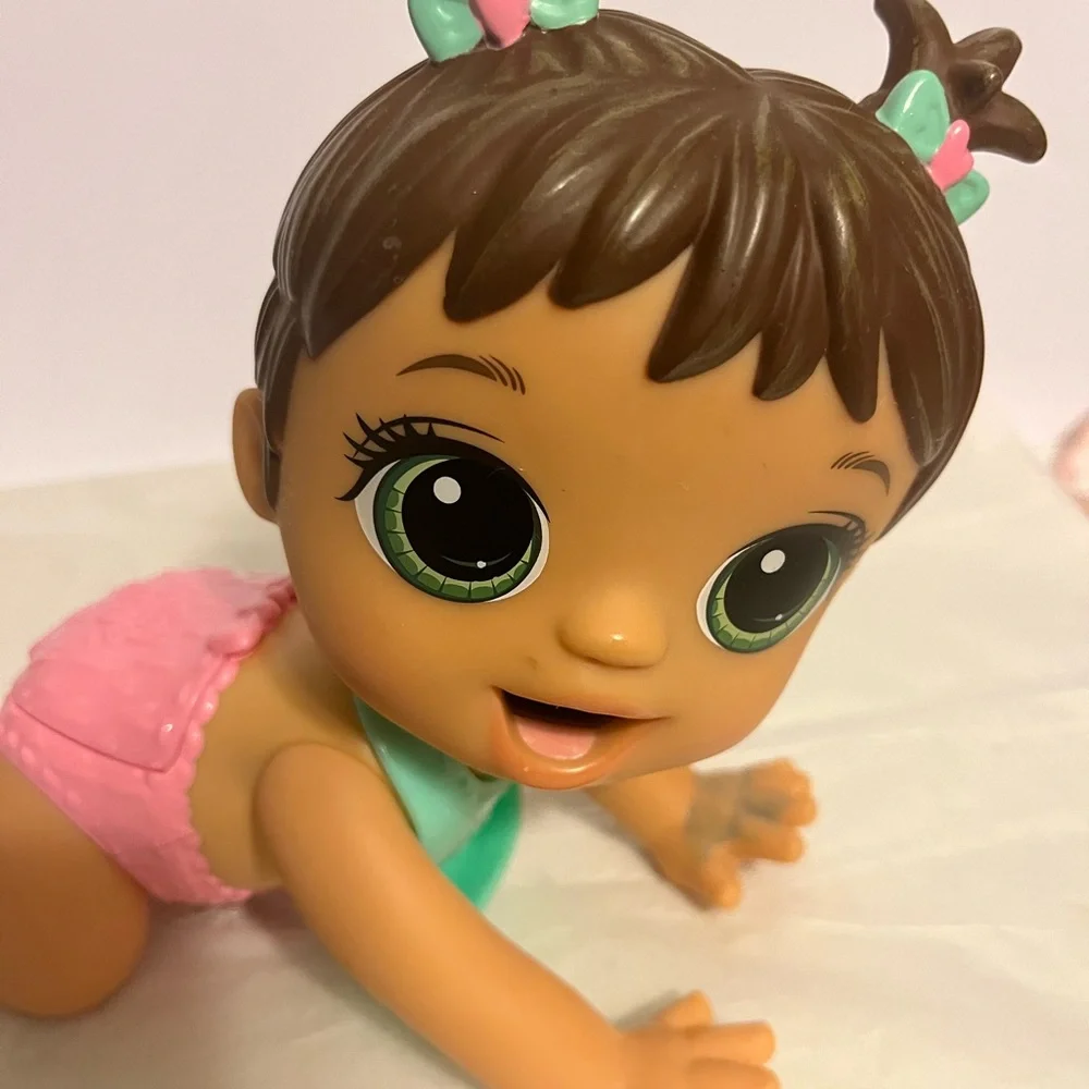 BABY ALIVE CRAWL POSITION DOLL EATS/POOPS from 2021 Hasbro‎ collection PRE-owned